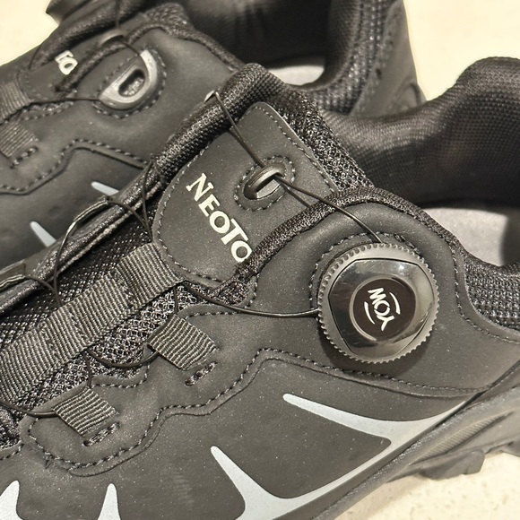 NEOTO Women's Hiking Shoes with Non-Slip Breathable Lightweight Low Top for Outd - Picture 3 of 6